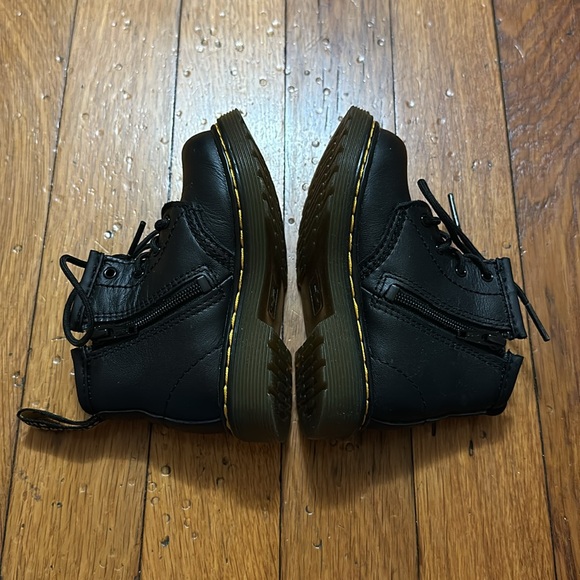 Dr. Martin’s baby shoes size 6 - Picture 3 of 8